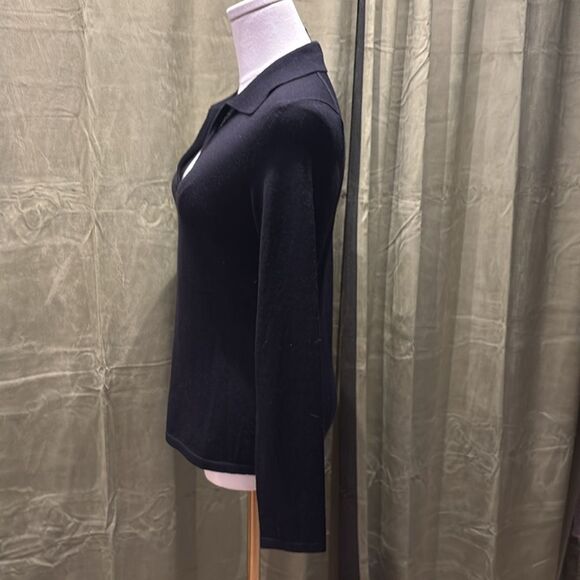 Henri Bendel 100% Italian superfine merino wool v-neck collared sweater, M - Picture 5 of 7